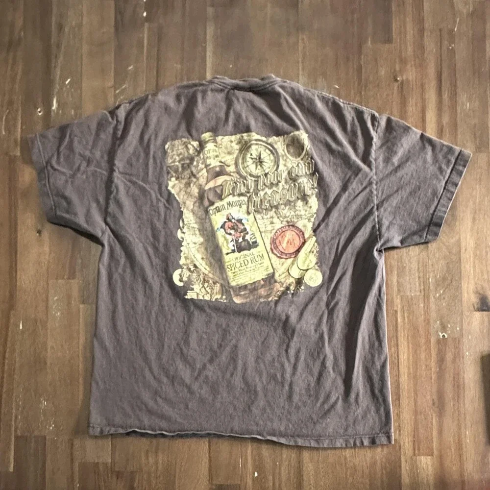 Unknown vintage captain